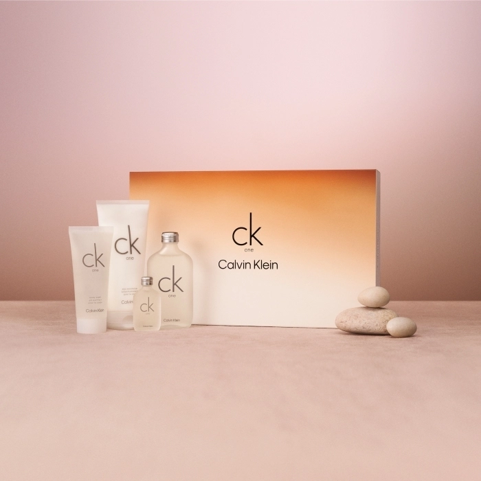 Set CK One 200ml + 15ml + Skin Moisturizer 200ml + Body Wash 100ml Set CK One 200ml + 15ml + Skin Moisturizer 200ml + Body Wash 100ml